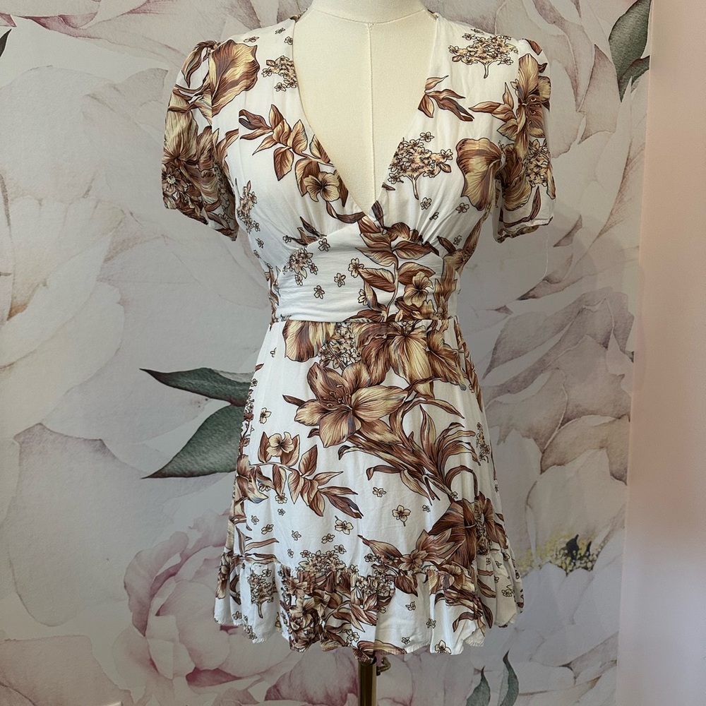 Selfie Leslie Brown and White Flutter Sleeve Wrap Sundress